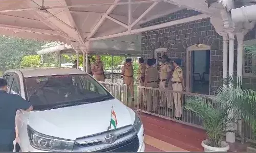 पालकमंत्री चंद्रकांत पाटील अमरावती दौऱ्यावर, पोलिसांकडून कडक बंदोबस्त पालकमंत्री चंद्रकांत पाटील अमरावती दौऱ्यावर, पोलिसांकडून कडक बंदोबस्त