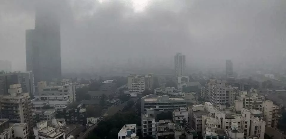 Air Pollution : मुंबईतील प्रदूषणात वाढ ; महापालिका बसवणार धुळ अटकाव करणारी यंत्रणा