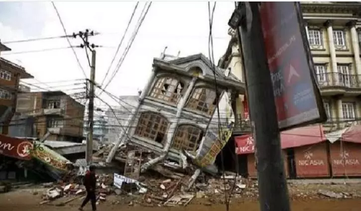 Nepal Earthquake : नेपाळ मध्ये भूकंप ; ७० जण मृत्यू तर १४० जण जखमी