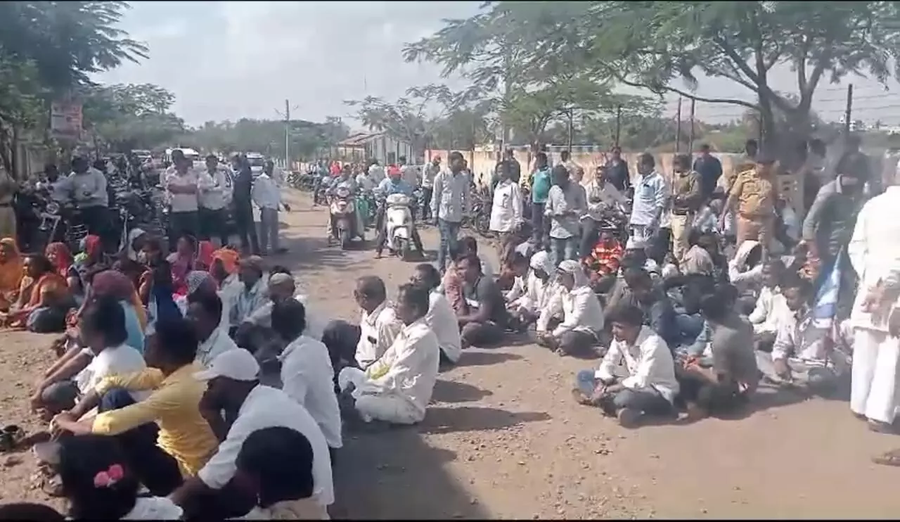 सरपंचाला मारहाण केल्याप्रकरणी डीपीआयचा निषेध मोर्चा