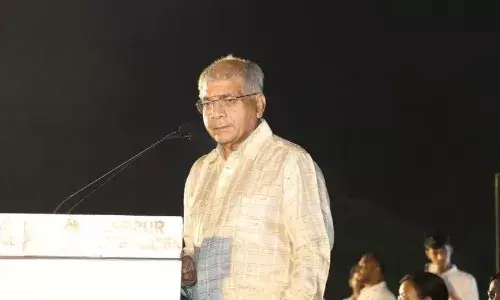 नाहीतर नरेंद्र मोदी तुमच्या बोकांडी बसल्याशिवाय राहणार नाही- ॲड. प्रकाश आंबेडकर नाहीतर नरेंद्र मोदी तुमच्या बोकांडी बसल्याशिवाय राहणार नाही- ॲड. प्रकाश आंबेडकर