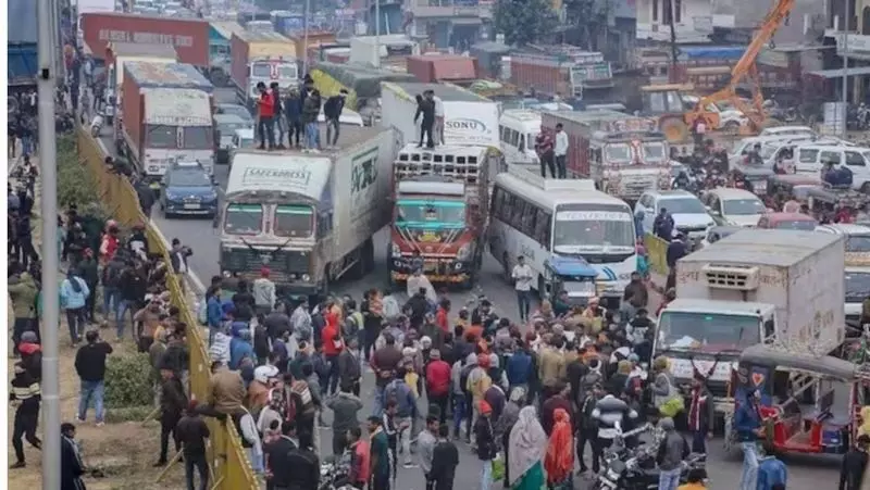 Truck Driver Strike | सर्वात मोठी बातमी : अखेर ट्रक चालकांचा संप मागे