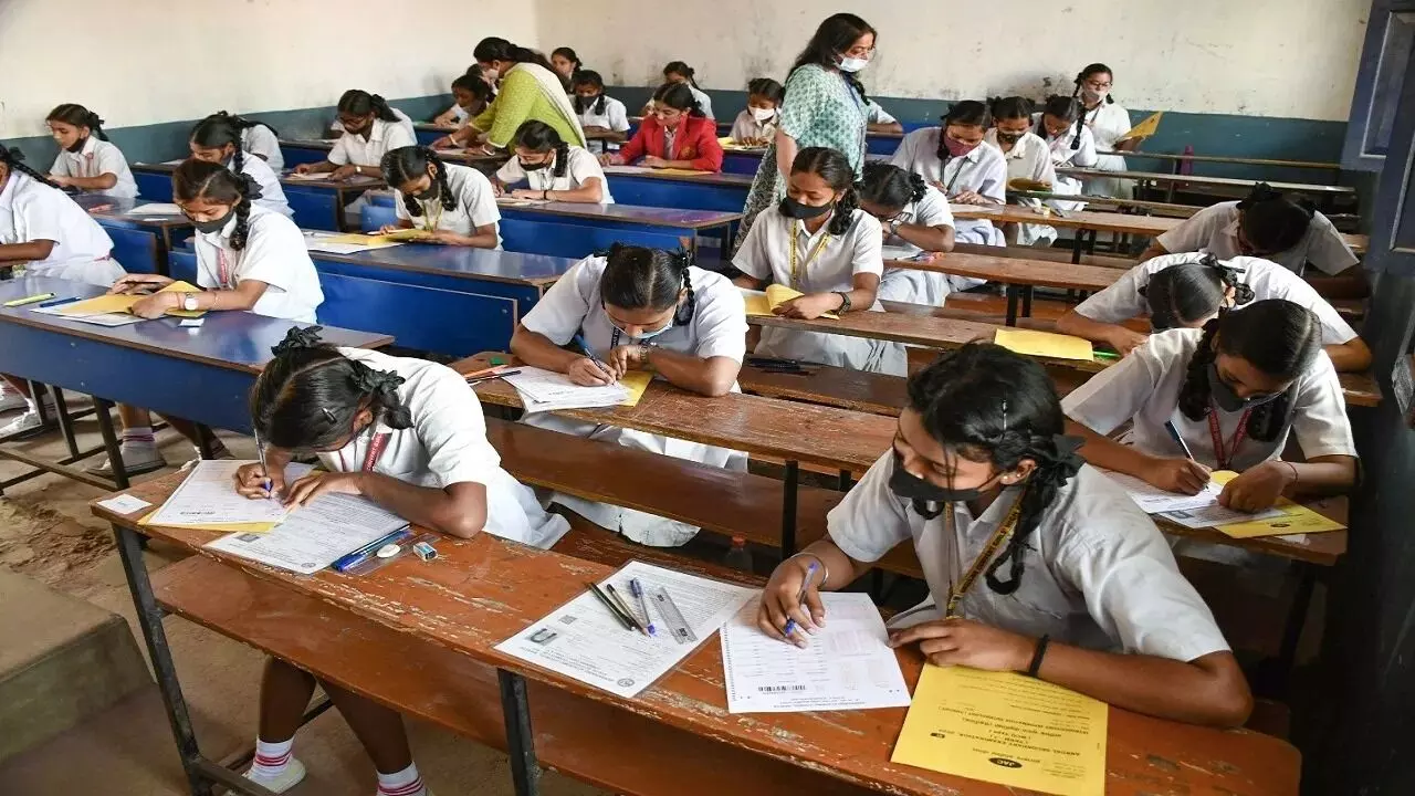 Board Exams Updates : दहावी-बारावीच्या परिक्षेचा कालावधी जाहीर