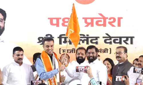 Milind Deora : शिंदेंच्या गळाला लागला बडा मासा