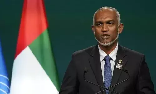 Maldive : मालदीवचे राष्ट्राध्यक्ष मुइज्जू यांच्या अडचणीत वाढ, सरकार पडण्याची शक्यता Maldive : मालदीवचे राष्ट्राध्यक्ष मुइज्जू यांच्या अडचणीत वाढ, सरकार पडण्याची शक्यता