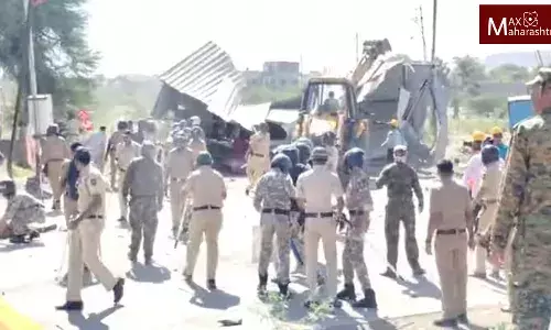 संभाजी नगरात पोलिसांचा लाठीचार्ज; अश्रूधुराच्या नळकांड्या फोडल्या, काय आहे नक्की प्रकरण ? वाचा संभाजी नगरात पोलिसांचा लाठीचार्ज; अश्रूधुराच्या नळकांड्या फोडल्या, काय आहे नक्की प्रकरण ? वाचा