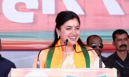 सर्वोच्च न्यायालयाचा निकाल ; नवनीत राणांचे जात प्रमाणपत्र वैध सर्वोच्च न्यायालयाचा निकाल ; नवनीत राणांचे जात प्रमाणपत्र वैध