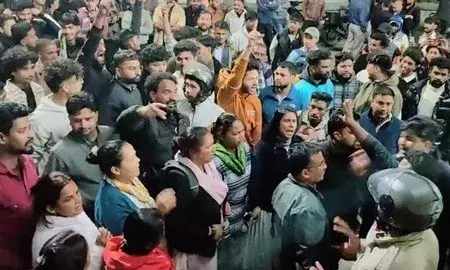 Fact Check 3 : नैनीतालमध्ये मुसलमानांची दुकानं पेटवली सांगत बांग्लादेशचा व्हिडिओ शेअर केला Fact Check 3 : नैनीतालमध्ये मुसलमानांची दुकानं पेटवली सांगत बांग्लादेशचा व्हिडिओ शेअर केला