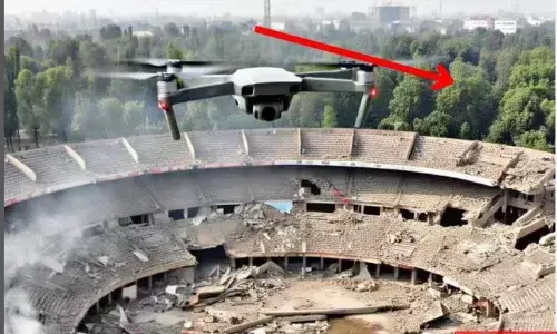 Fact Check : भारत-पाक तणाव : रावळपिंडी स्टेडियम उध्वस्त झाल्याचे फोटो AI निर्मित Fact Check : भारत-पाक तणाव : रावळपिंडी स्टेडियम उध्वस्त झाल्याचे फोटो AI निर्मित