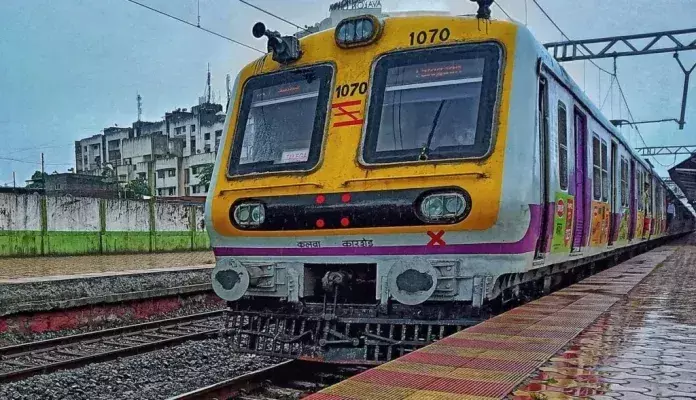 पुणे-लोणावळा रेल्वेच्या तिसऱ्या व चौथ्या प्रकल्पासाठी राज्य मंत्रिमंडळाचा हिरवा कंदील पुणे-लोणावळा रेल्वेच्या तिसऱ्या व चौथ्या प्रकल्पासाठी राज्य मंत्रिमंडळाचा हिरवा कंदील
