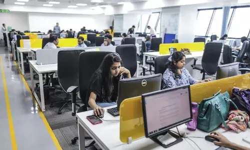 भारताच्या सेवाक्षेत्रात विक्रमी वाढ, ऑगस्टमध्ये १५ वर्षांचा उच्चांक भारताच्या सेवाक्षेत्रात विक्रमी वाढ, ऑगस्टमध्ये १५ वर्षांचा उच्चांक