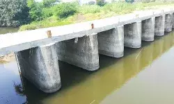 महापूराला दीड महिना उलटला तरी KT बंधारा डागडुजीच्या प्रतिक्षेत