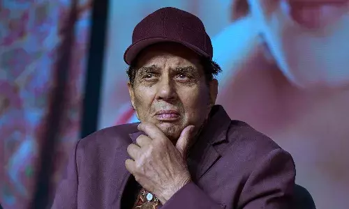 धर्मेंद्रचा मृत्यू , Mediaची “अति घाई बातमी” धर्मेंद्रचा मृत्यू , Mediaची “अति घाई बातमी”