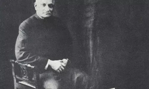 Jawaharlal Nehru यांच्या जडणघडणीत वडील मोतीलाल नेहरुंचा मोलाचा वाटा