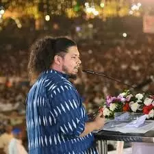 काँग्रेसने बिग ब्रदरच्या भूमिकेतून बाहेर यावं - सुजात आंबेडकर