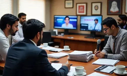 National Journalism : भारतीय प्रसारमाध्यमांची विश्वासार्हता नेहमीच वादग्रस्त का ?