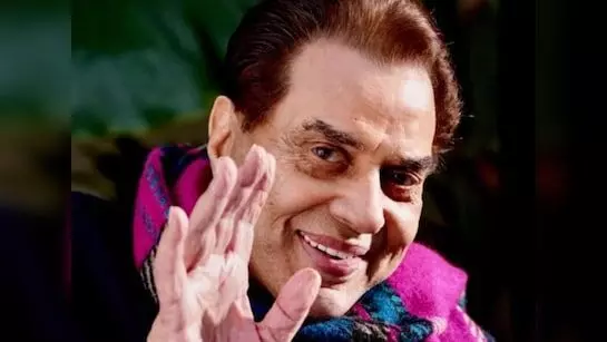 Dharmendra passes away : अष्टपैलू अभिनेता धर्मेंद्र यांचं निधन