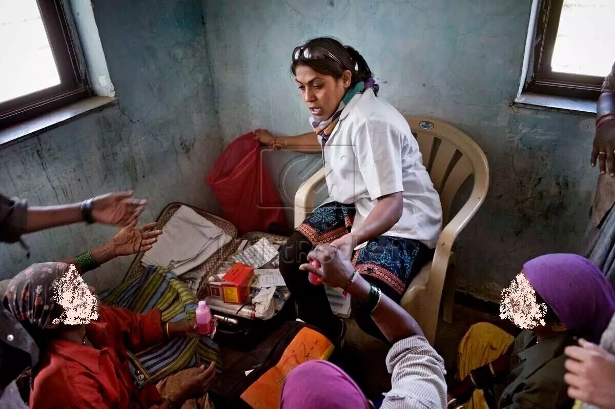 AIDS निर्मूलनात जीवाची बाजी लावणाऱ्यांना हा समाज साधे श्रेयही देऊ शकला नाही ?