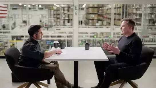 Elon Musk : अमेरिकेच्या अर्थव्यवस्थेत भारतीयांचं मोठं योगदान !