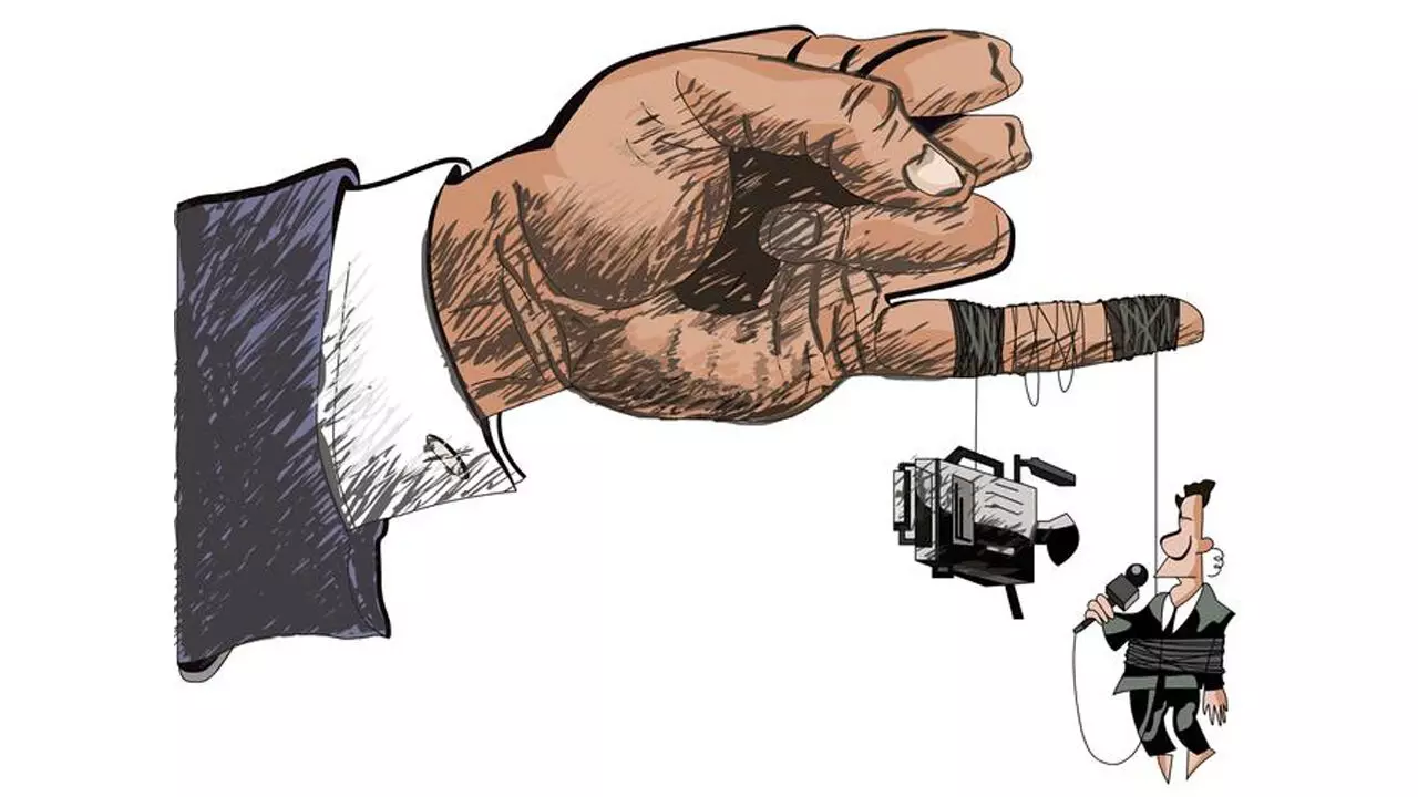 Mediaवर महाश्रीमंत मूठभर Oligarchyची मालकी!