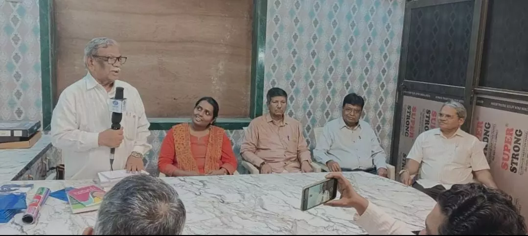 ज. वि. पवार यांच्या चळवळीवरील पुस्तकाचं प्रकाशन