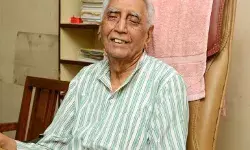 ज्येष्ठ समाजवादी नेते डॉ. बाबा आढाव प्रकृती अस्वास्थ्यामुळे रुग्णालयात दाखल, ICUमध्ये उपचार सुरु