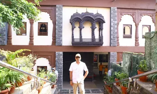 Raigad Fort : सरकारी दुर्लक्षाचा आणि व्यावसायिक आडमुठेपणाचा हा भव्य राजवाडा पहा..! Raigad Fort : सरकारी दुर्लक्षाचा आणि व्यावसायिक आडमुठेपणाचा हा भव्य राजवाडा पहा..!