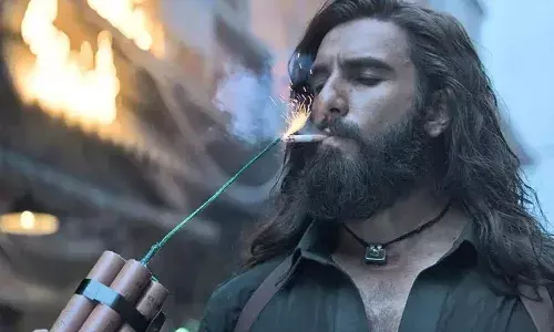 Dhurandhar Movie Review : हे असले सिनेमे बघून देशभक्ती करू इच्छिणाऱ्या लोकांची दया येते.