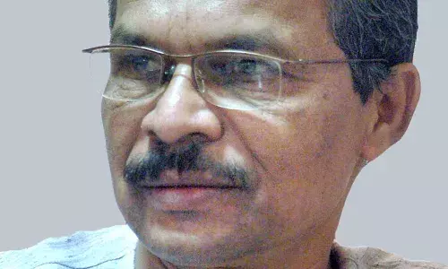 इतना अंधेरा कभी न था पत्रकारितेच्या सद्यस्थितीवर ज्येष्ठ पत्रकार उत्तम कांबळे यांचं भाष्य