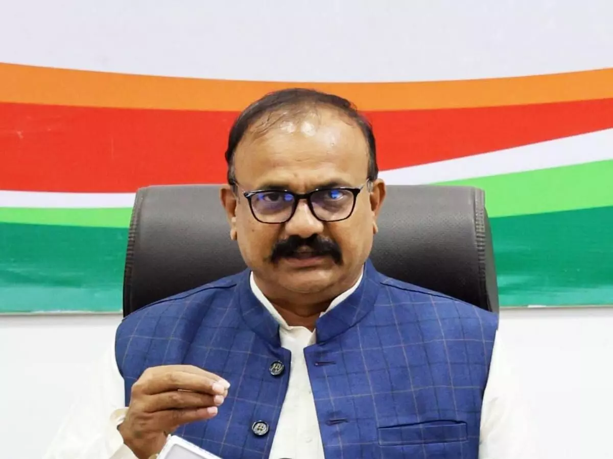 BJP Congress Alliance in Ambernath : काँग्रेसच्या १२ नगरसेवकांवर निलंबनाची कारवाई, कार्यकारिणीही केली बरखास्त