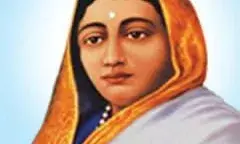 राष्ट्रनिर्मात्या Punyashlok Ahilyabai Holkar यांच्या मूर्तीचा भंग करण्याचे पाप स्वत:ला संस्कृती रक्षक म्हणवणाऱ्या सरकारने केलं.