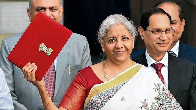 Union Budget and Government Schemes : भाराभर योजनांनी अर्थसंकल्प सजावण्यापेक्षा, मोजक्याच योजना निवडा