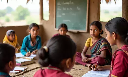 Girl Child Dropout in India : राष्ट्रीय बालिका दिन विशेष : शाळाबाह्य मुली – आकडे, वास्तव व उपाय