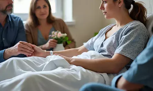 Hospital Visiting Etiquette : रुग्णालयात ॲडमिट झाल्यावर पेशंट आणि नातेवाईकांनी कोणत्या गोष्टी लक्षात ठेवल्या पाहिजे?