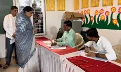 Sunetra Pawar Baramati ZP Election 2026 : महाराष्ट्रच्या पहिल्या महिला उपमुख्यमंत्री सुनेत्रा पवार यांनी बजावला मतदानाचा हक्क