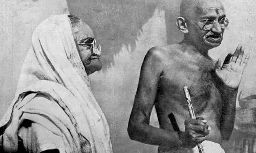 Kasturba Gandhi Mahatma Gandhi relationship : कस्तुरबा नसत्या तर गांधी महात्मा झालेच नसते...