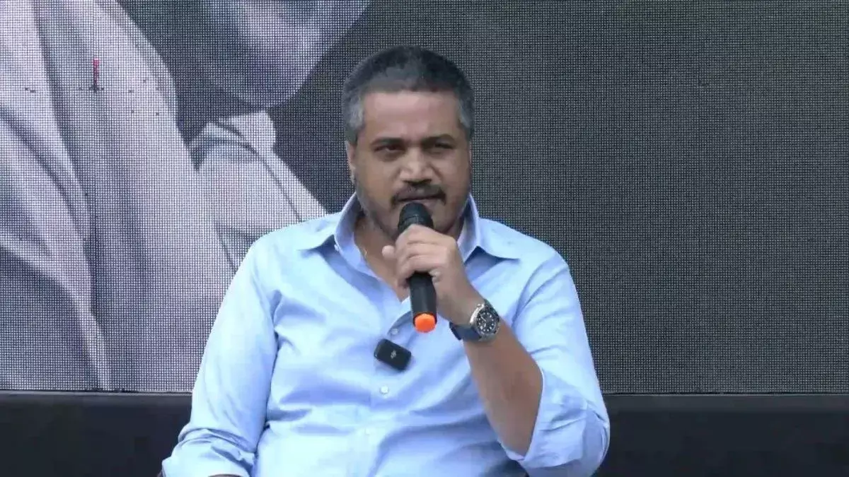 रोहित पवार... इज इन ट्रेंडिंग.