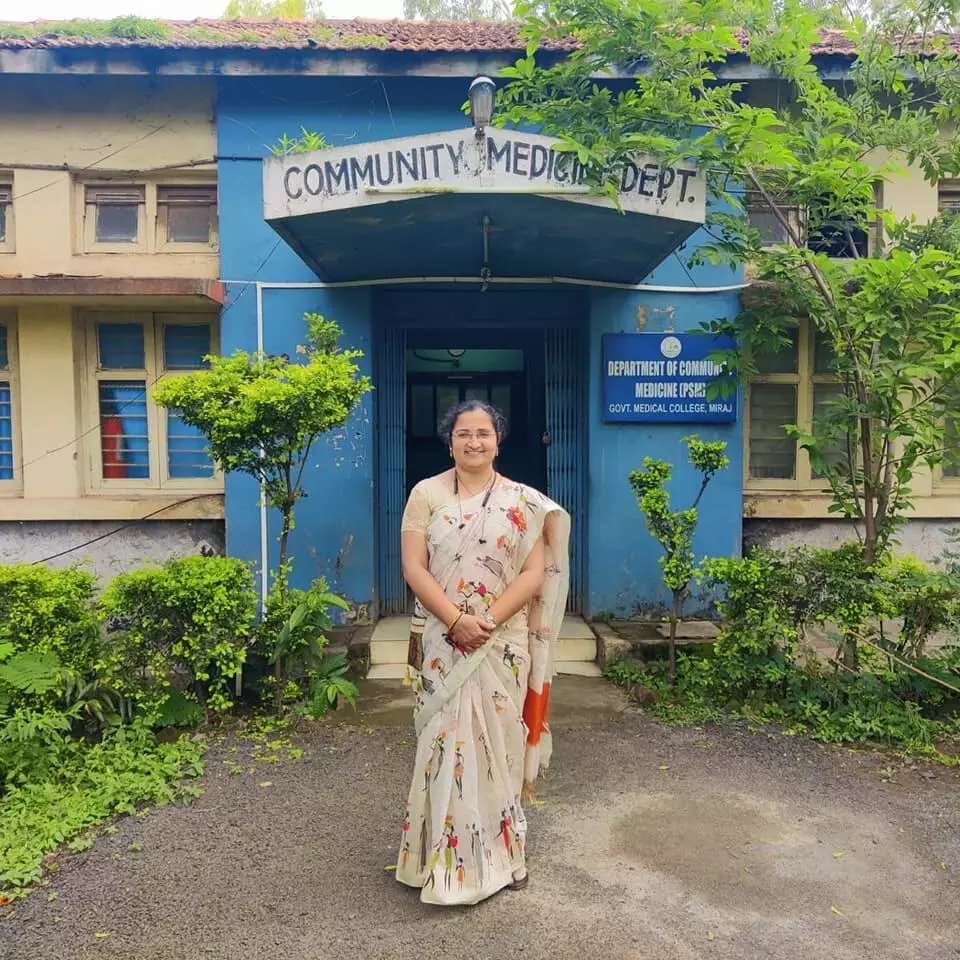 author-thumb author-thhumb