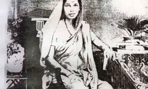 Savitribai Phule death anniversary : ८ मार्चचा उत्सव आणि १० मार्चचा विसर : सावित्रीबाईंच्या प्रेरणेशी तुटलेले नाते?