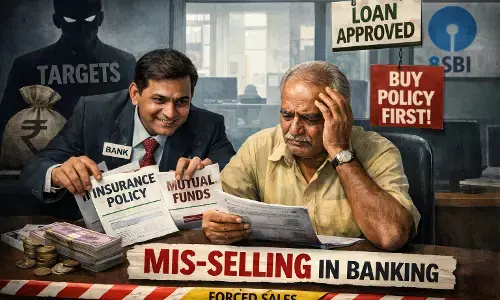 Mis Selling in banking India : Loan हवंय? आधी पॉलिसी घ्या! - बँकांच्या मिस-सेलिंगचा काळा चेहरा