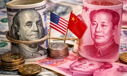 US Dollar vs Chinese Yuan : आर्थिक सत्ता अमेरिकन डॉलर कडून चीनच्या युआनकडे, अमेरिकेची दादागिरी चीनने ठेचली