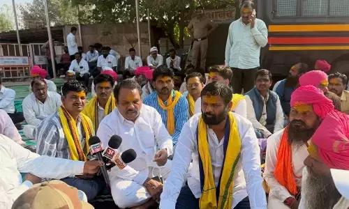 Madha|अंजनगावात पुतळ्यावरून वाद चिघळला; लक्ष्मण हाके यांचा ठिय्या आंदोलन तिसऱ्या दिवशीही सुरू