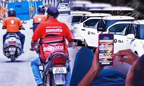 Maharashtra gig workers regulation policy : गिग कामगारांच्या पडताळणीचा मुद्दा का महत्त्वाचा? Maharashtra gig workers regulation policy : गिग कामगारांच्या पडताळणीचा मुद्दा का महत्त्वाचा?