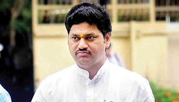 राज्यातील आणखी एक मंत्री कोरोना पॉझिटिव्ह, मंत्रिमंडळाची चिंता वाढली राज्यातील आणखी एक मंत्री कोरोना पॉझिटिव्ह, मंत्रिमंडळाची चिंता वाढली