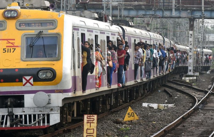 Mumbai local closed for general public till March 31