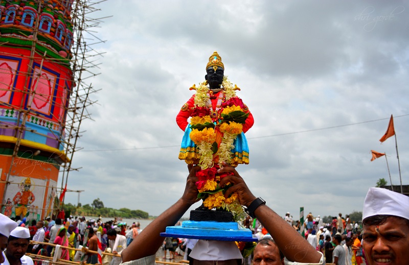 पाऊले चालती पंढरीची वाट..