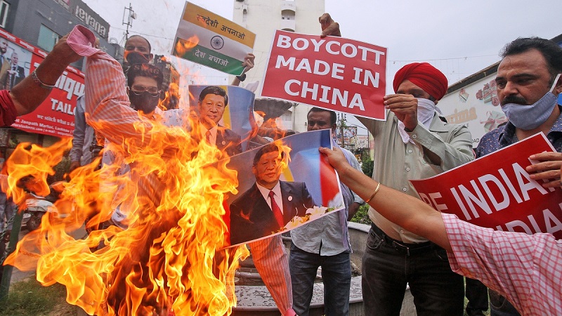 चीनी मालावर बहिष्कार टाकून नुकसान कुणाचे ? चीनचे की भारताचे?