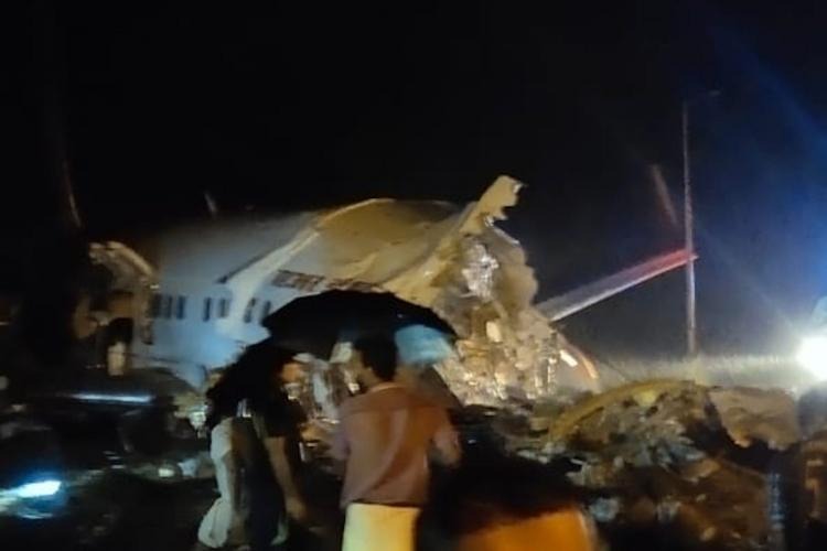Air India Plane Crash: केरळला येणाऱ्या विमानाला मोठा अपघात,  विमानाचे दोन तुकडे